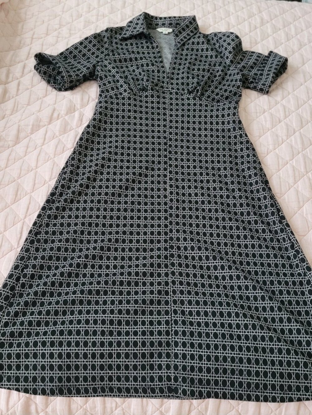 Max Studio Midi size XS short-sleeve dress.